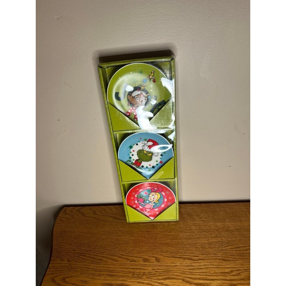 Dr. Seuss The Grinch Max Cindy Lou Christmas 3 5 Inch Decorative Plate Set new